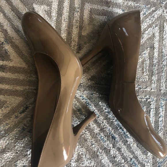 Shoes - Picture 7 of 8